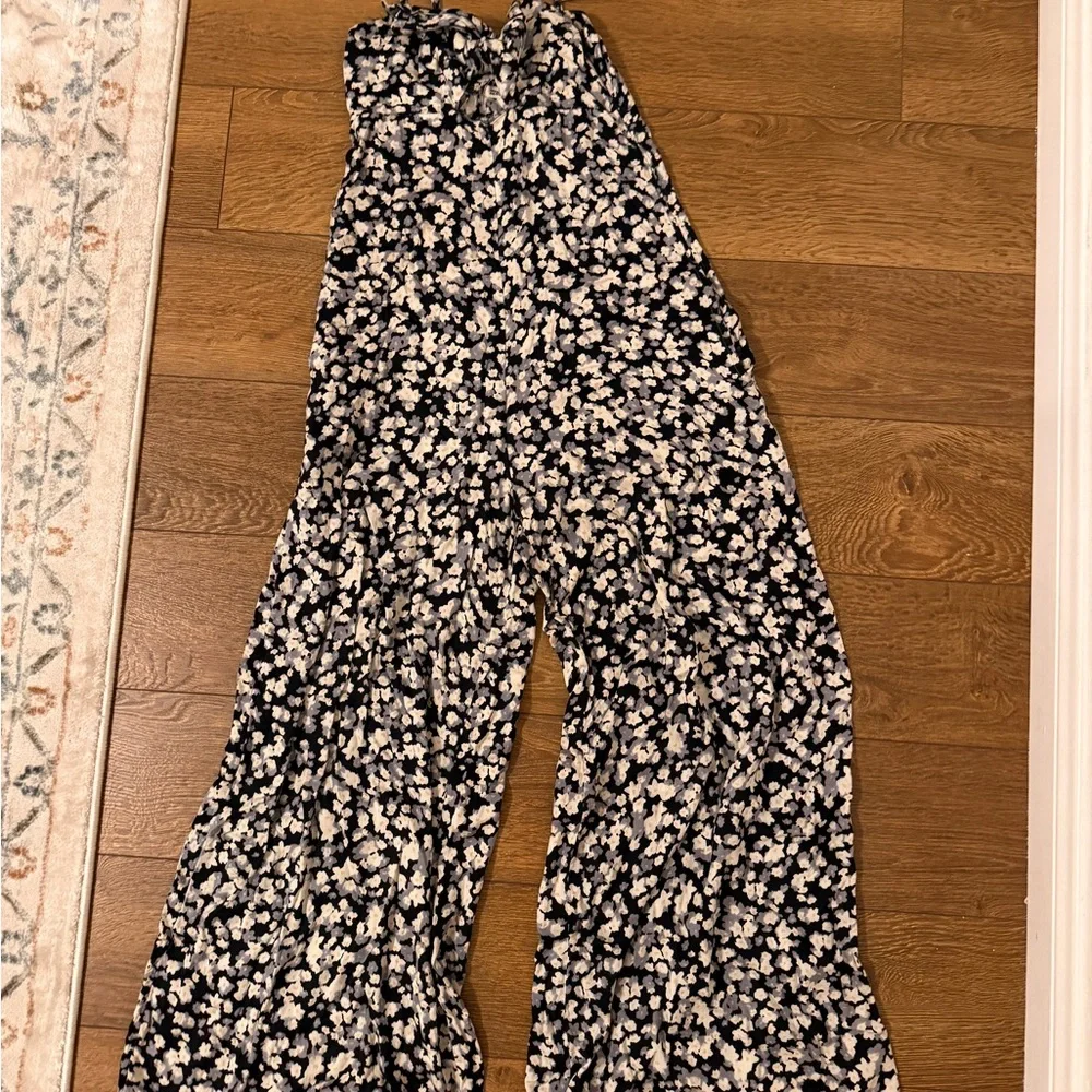 Billabong Black and Cream Floral Jumpsuit - Picture 2 of 4
